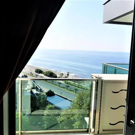 Luxury Flat With Panoramic Sea View